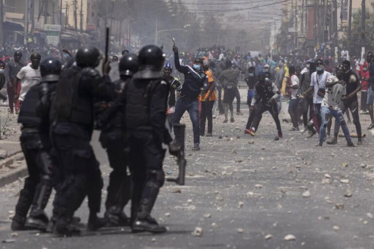 CONFERENCE DE PRESSE AVORTEE DE YAW : des leaders de YAW et des journalistes gazés par les FDS