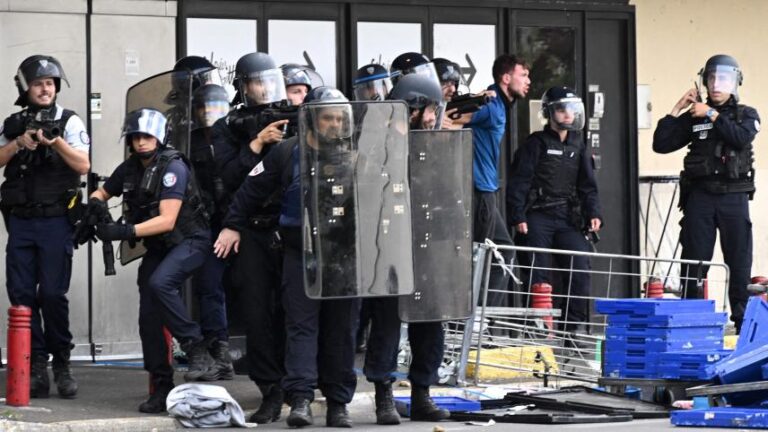 Violences urbaines en France : 45000 policiers et gendarmes mobilisés pour la nuit de vendredi à samedi