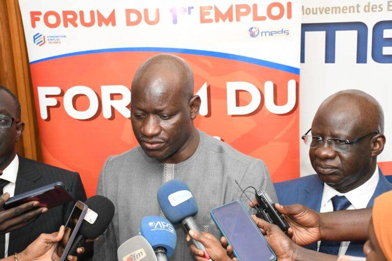 Forum du 1er Emploi : Abass Fall exhorte les jeunes à s’adapter à l’IA